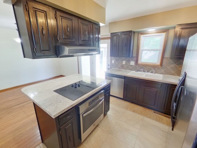 Building Photo - 3BR Rental Home - Andover School District