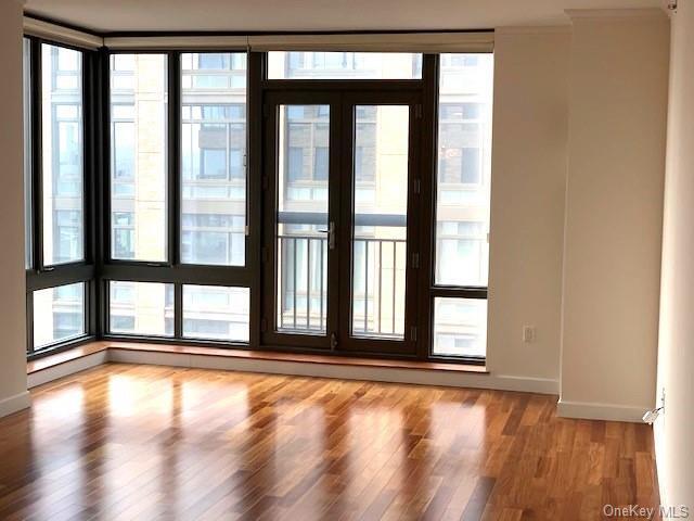 Building Photo - 10 City Pl