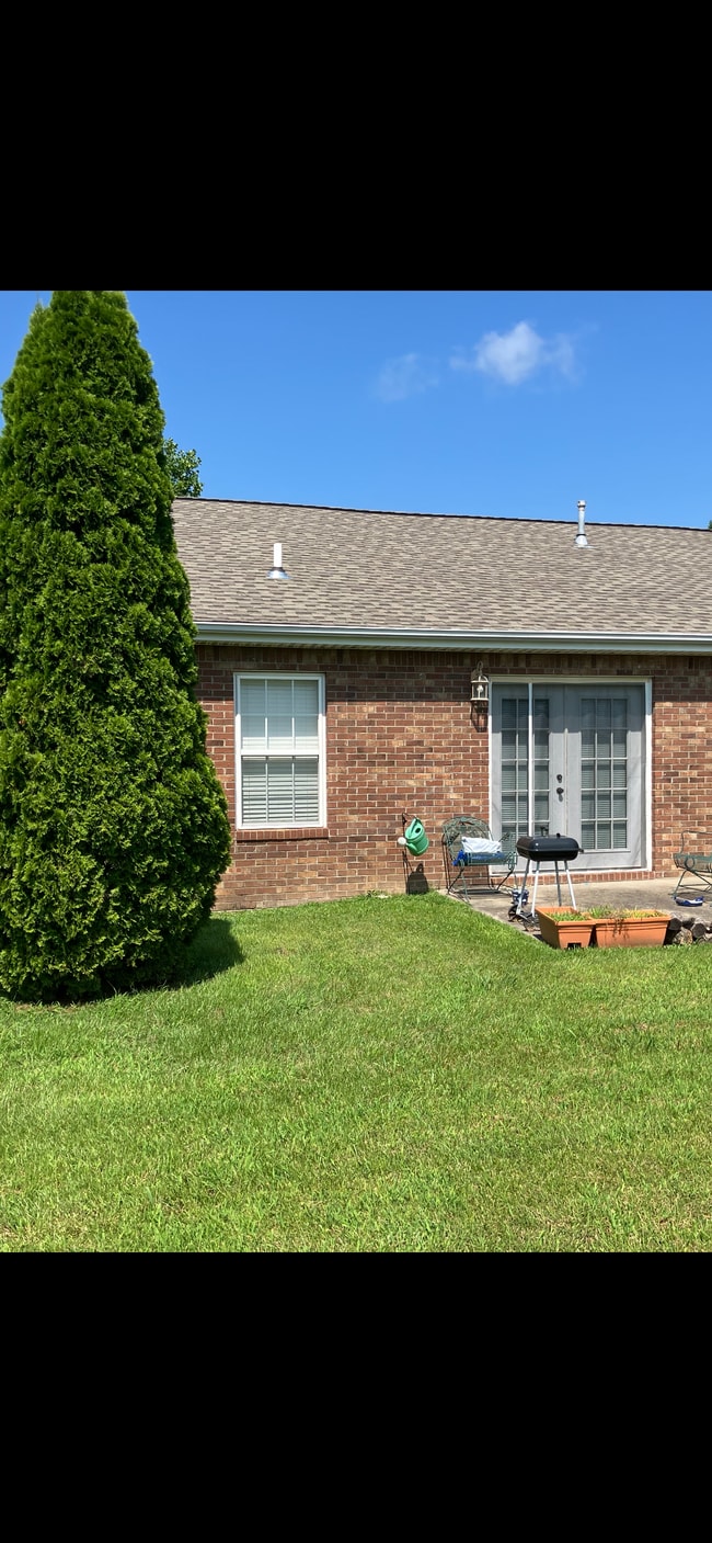 Building Photo - 905 Bagwell Dr