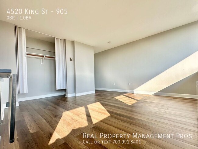 Foto del edificio - 4520 King St