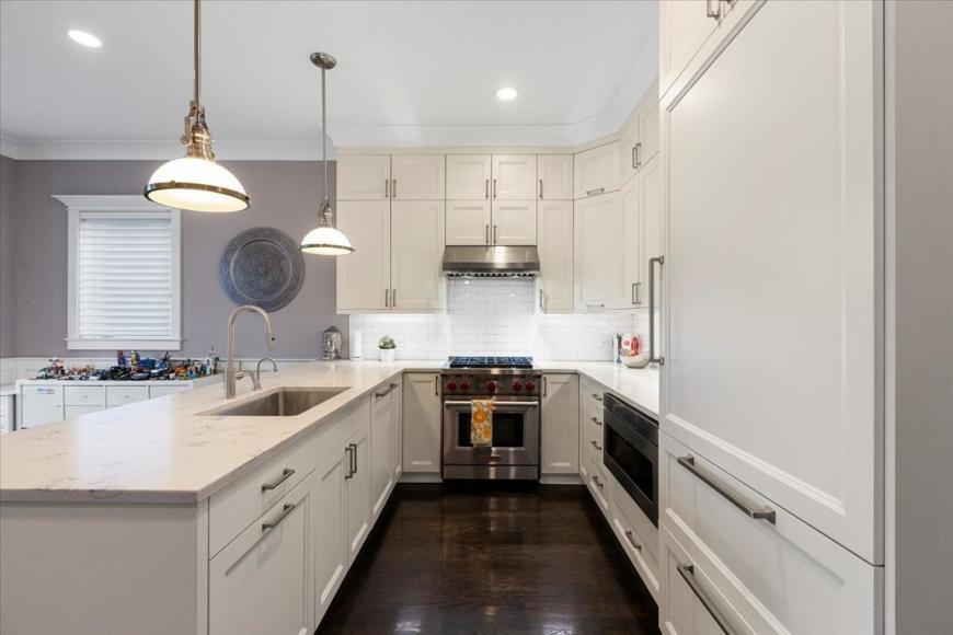Foto principal - 2 bedroom in Chicago IL 60657