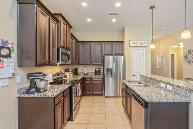 Building Photo - 5811 Roberts Rd