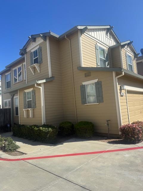 Foto del edificio - 624 Gardenia Pl