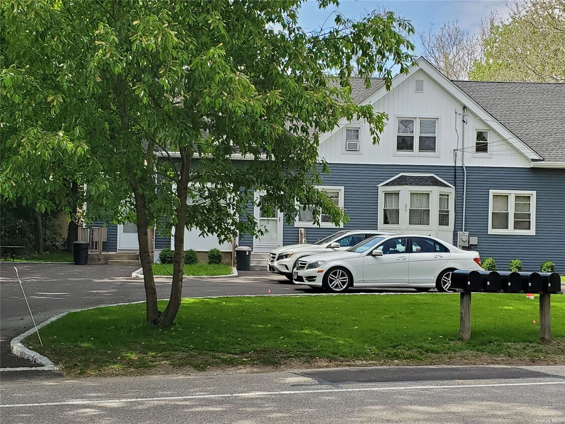Primary Photo - 37 Maplewood Rd