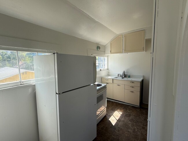Foto del edificio - Now renting 1 Bedroom Home
