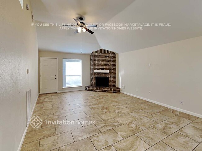 Foto del edificio - 19607 Lake Hollow Ln