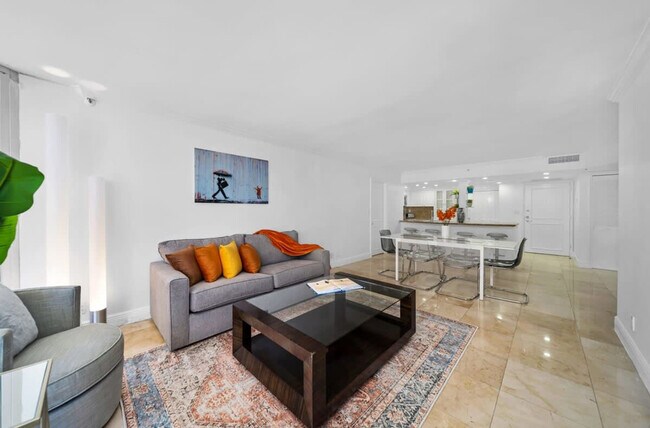 Foto del edificio - 1717 N Bayshore Dr