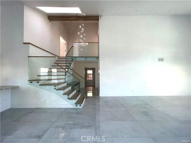 Building Photo - 1 Tamizar