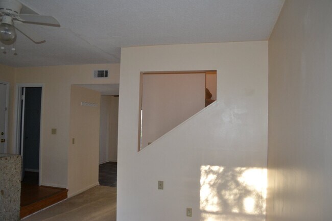 Foto del edificio - Home For Rent