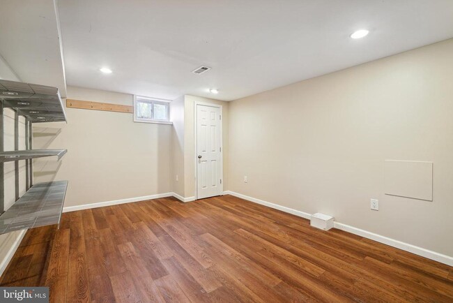 Building Photo - 6329 Gentele Ct