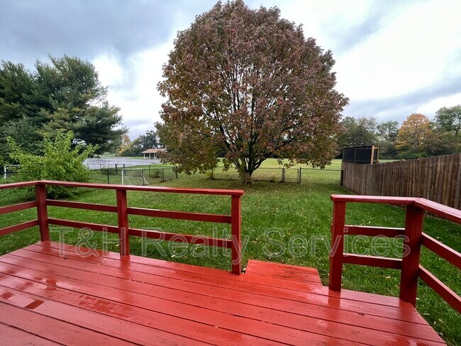 Building Photo - 9206 Blue Pine Dr