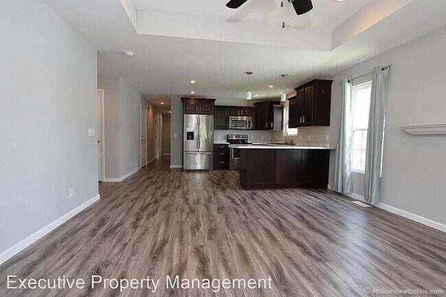 Foto del edificio - 3 br, 2 bath House - 1751 Dunklin