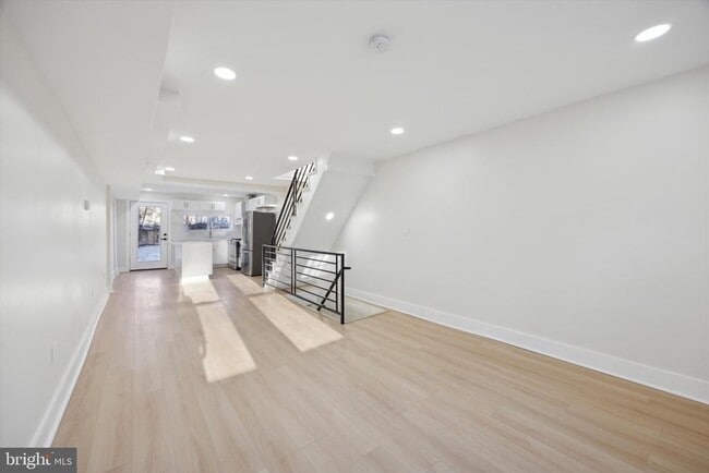 Building Photo - 55 E Sharpnack St