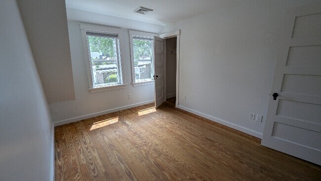 Foto del edificio - 581 Kearsarge Way