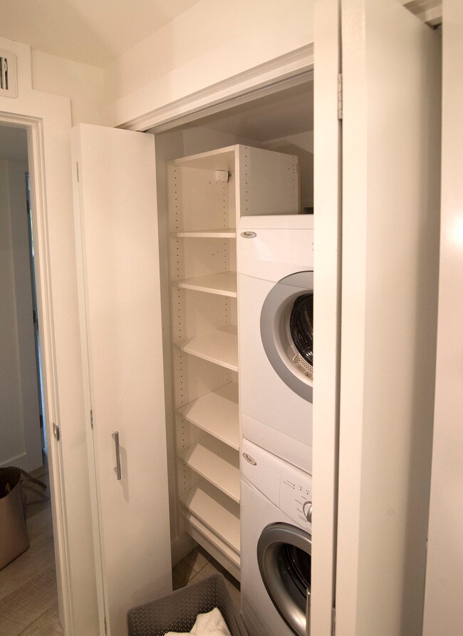 Building Photo - 800 Haid Ct