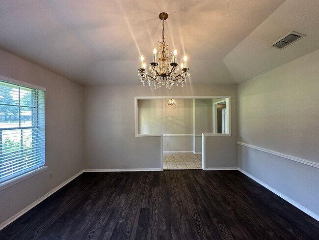 Foto del edificio - Beautiful 3 bedroom home in South Tyler! T...