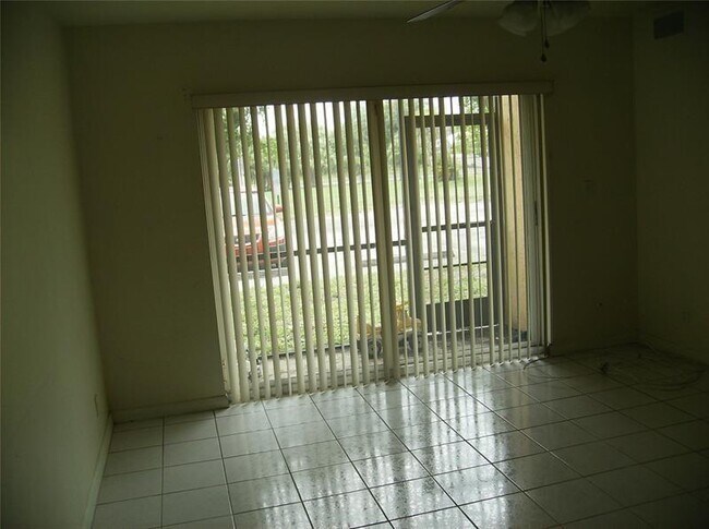 Foto del edificio - 2814 NW 55th Ave