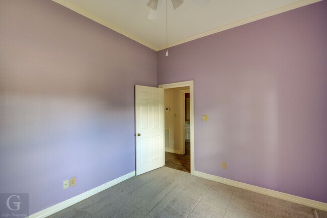Building Photo - 4BD/3BA - 3 Car Garage