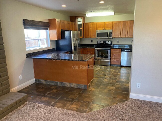 Foto del edificio - 1216 Rose Ave