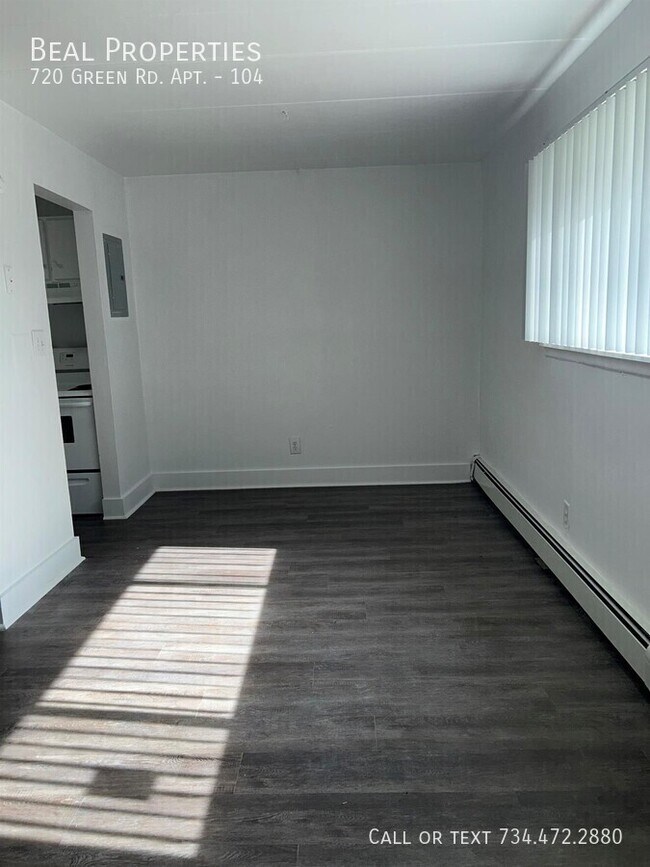 Foto del edificio - 720 Green Rd