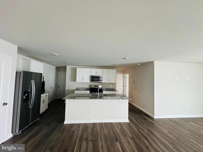 Building Photo - 108 Charing Cross Dr