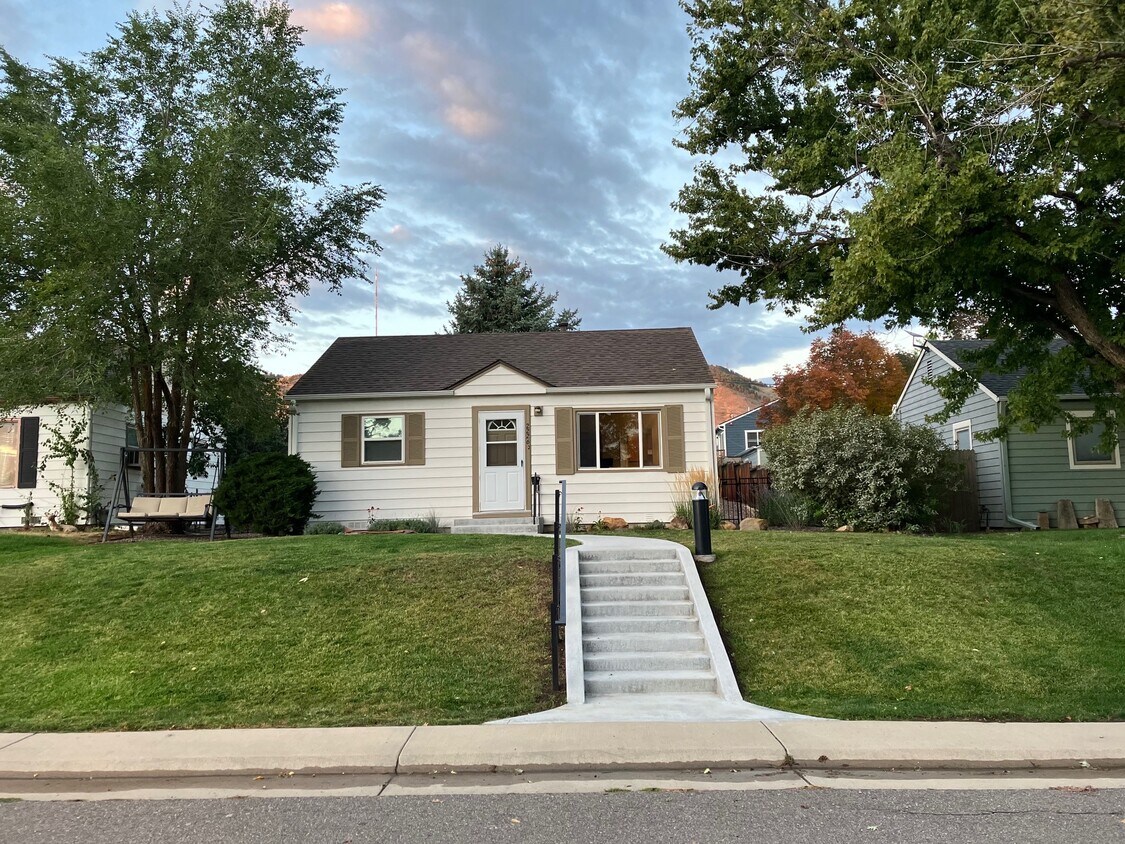 Primary Photo - 2226 Cheyenne St