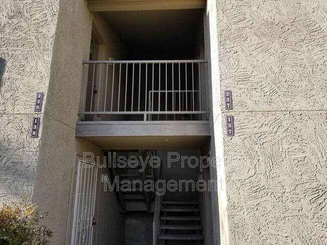 Building Photo - 1111 E University Dr