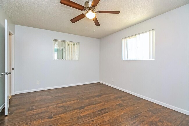 Foto del edificio - 555 W Rio Salado Pkwy