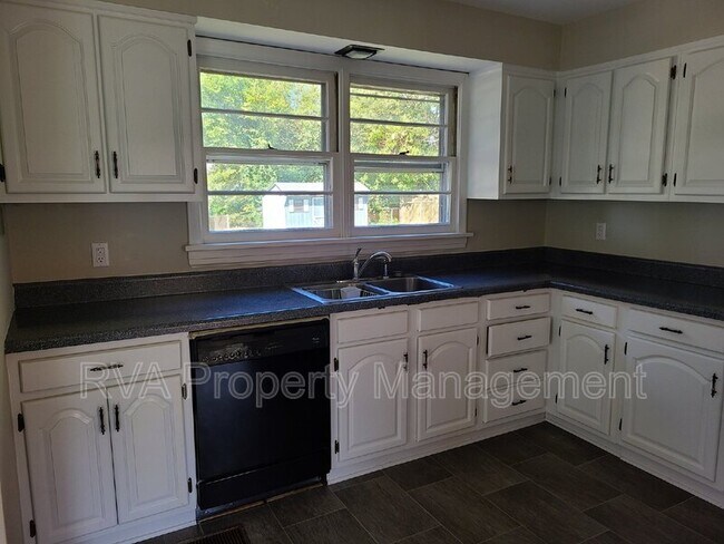 Foto del edificio - 1102 Southbury Ave