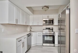 Building Photo - 4240 Village Dr