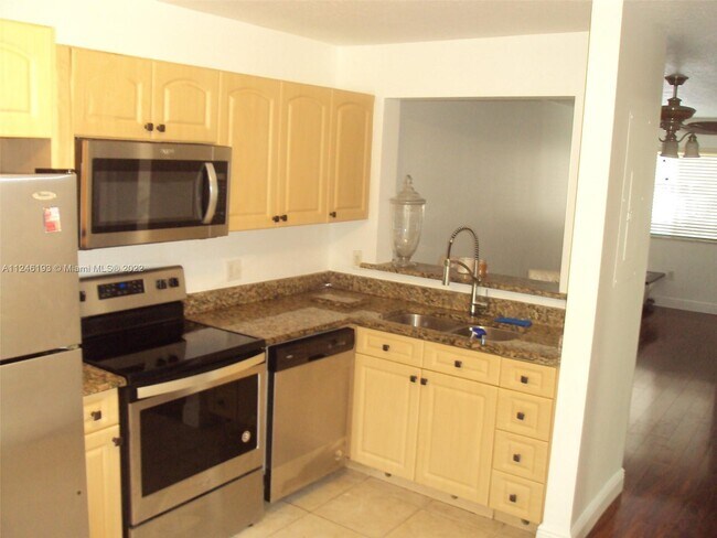 Foto del edificio - 651 NW 79th Ave