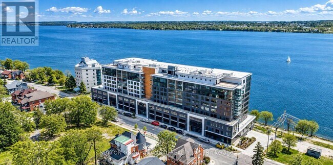 Building Photo - 185 Dunlop St E