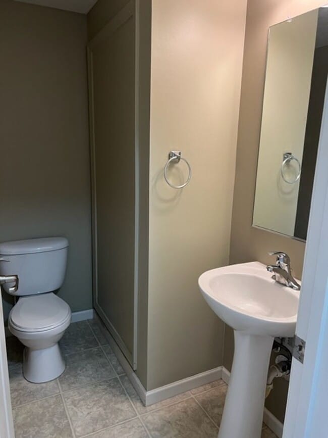 Building Photo - 79 Trimmer Trail