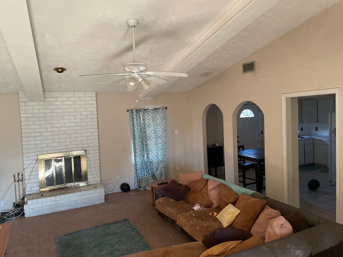 1911 Kirkwood Cir, Carrollton, TX 75006 House Rental in Carrollton