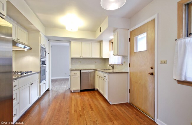 Building Photo - 8732 W North Terrace