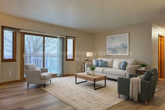 Foto del edificio - 2736-33 1/2 33 1/2 Ave S