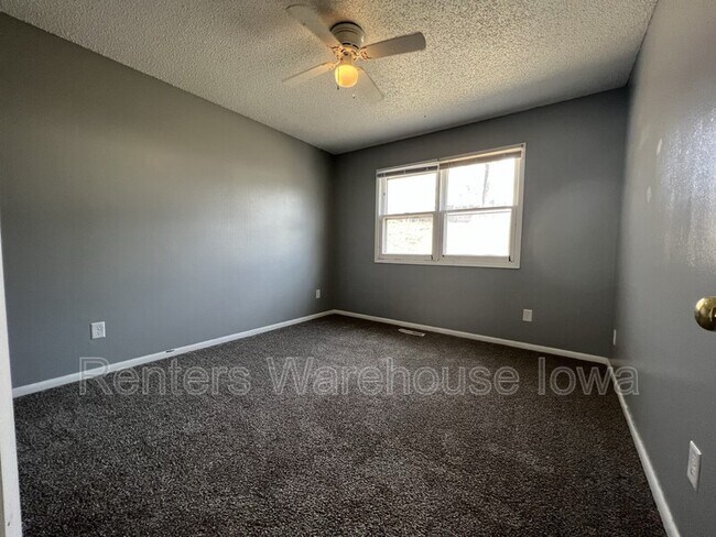 Building Photo - 805 Williams St