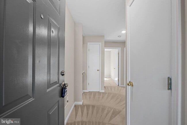 Building Photo - 23404 Rainbow Arch Dr