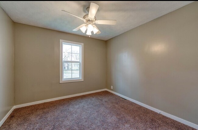 Dormitorio 1 - 761 S 5th St