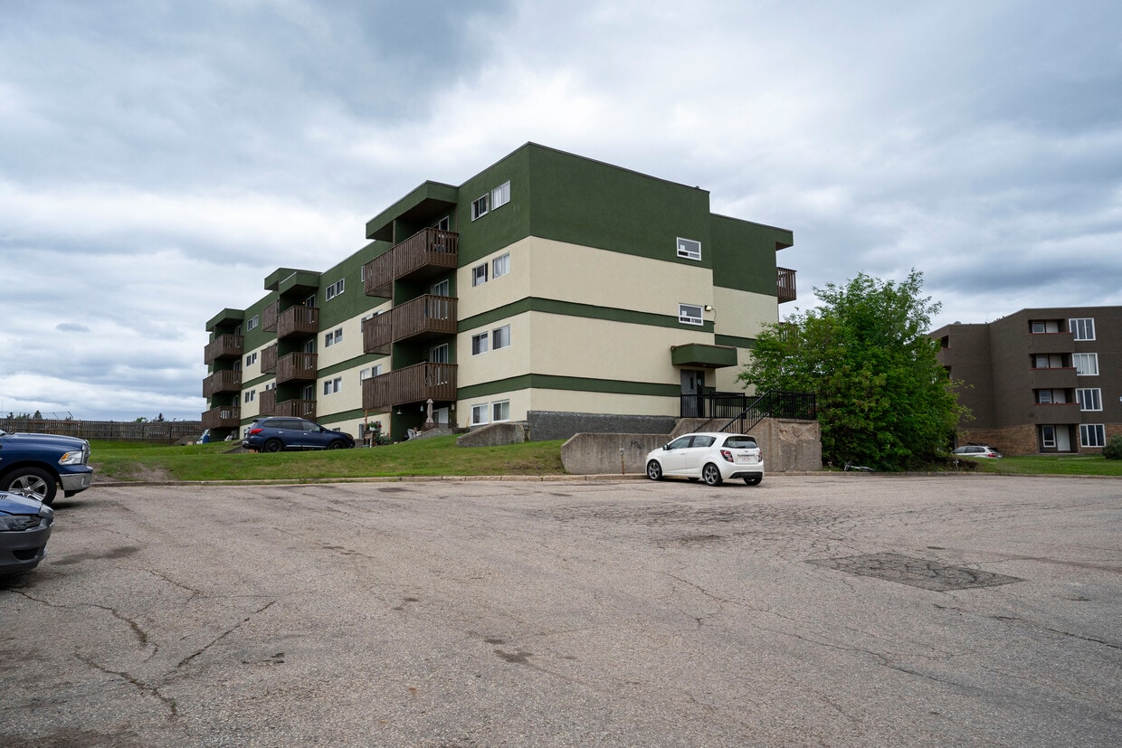 Building Photo - Claire Manor