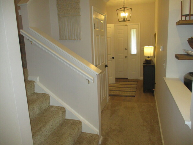 Building Photo - Coming Soon!  Upscale 3 Bed Centerville Condo