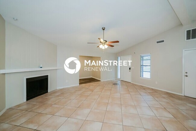 Foto del edificio - 3 Bedroom Pet-Friendly Home in SARASOTA, FL with Main Street Renewal