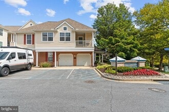 Building Photo - 5000 Willow Branch Way