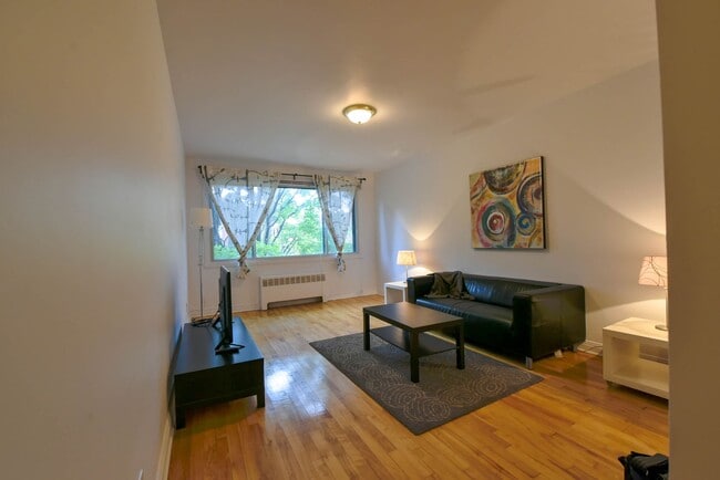 Building Photo - 4515 Dupuis Ave