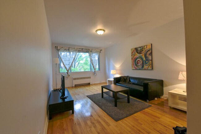 Photo du bâtiment - 4515 Dupuis Ave