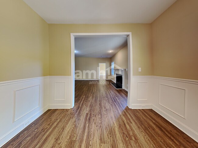 Building Photo - 1223 Chapmans Retreat Dr