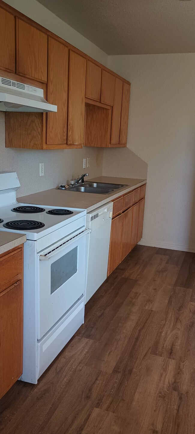 Building Photo - 3404 Cantabrian Dr