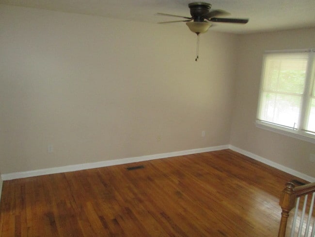 Building Photo - 1617 Apple Valley Dr