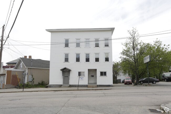 Building Photo - 510 Maple St