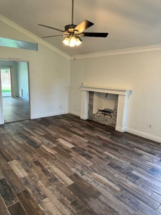 Building Photo - 6104 Chicory Dr